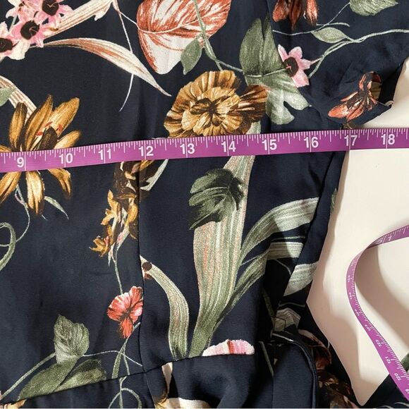 Forever 21 Navy Tropical Floral Wrap Mini Dress Size M NWT - Picture 6 of 11